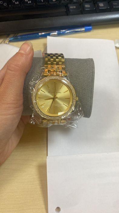 Продам женские часы