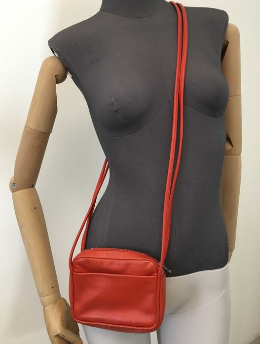 COS чанта естествена кожа в червено