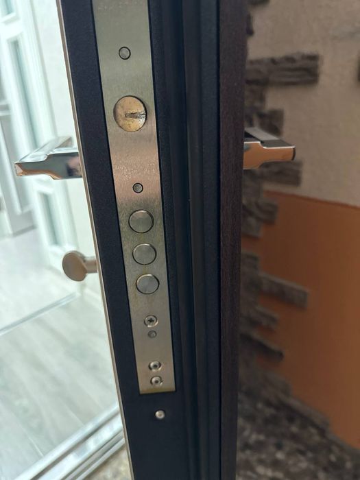 Установка замко  ремонт   вскрытие  замок урнатиш  ешик очиш