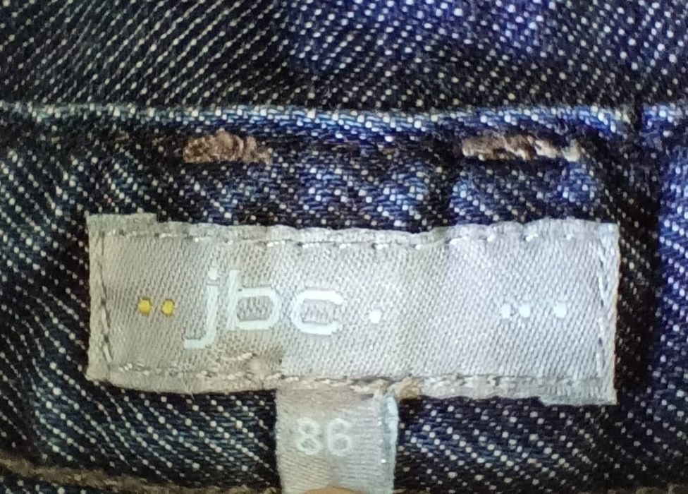 Продам джинсовый комбинезон на мальчика