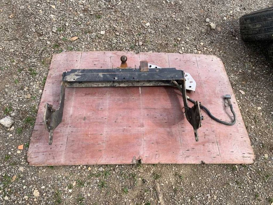 Оригинален теглич за бус/камион Iveco/Ивеко Daily + СТЪПЕНКА