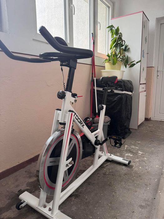 Vând bicicletă de spinning TOORX SRX-40