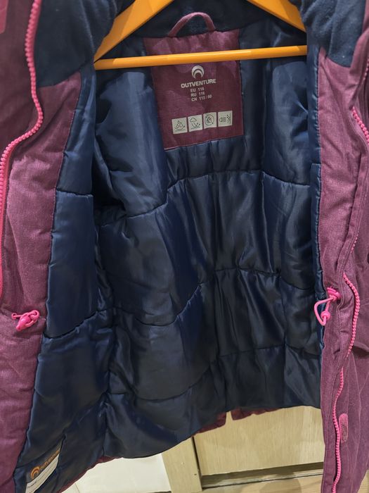 Продам куртку на девочку