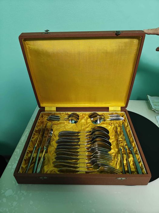 Set tacamuri inox rusesc , vechi