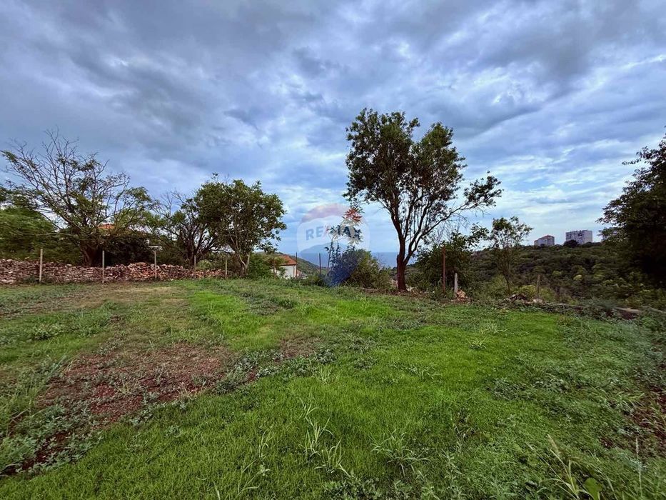 Панорамен парцел с ток, вода и морска гледка за продажба, гр. Балчик,