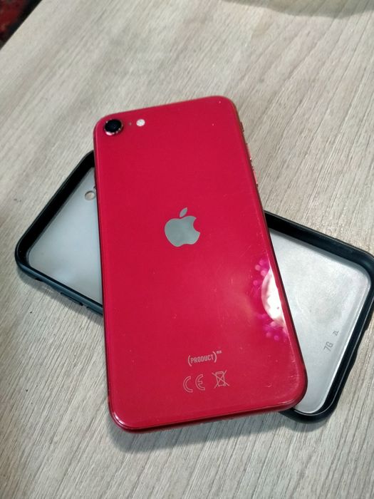 Продам Айфон се 2020