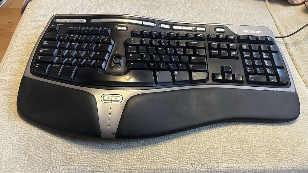 Tastatură Microsoft Natural Ergonomic Keyboard 4000