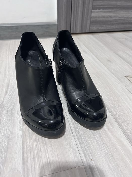 Продам несколько женской обуви