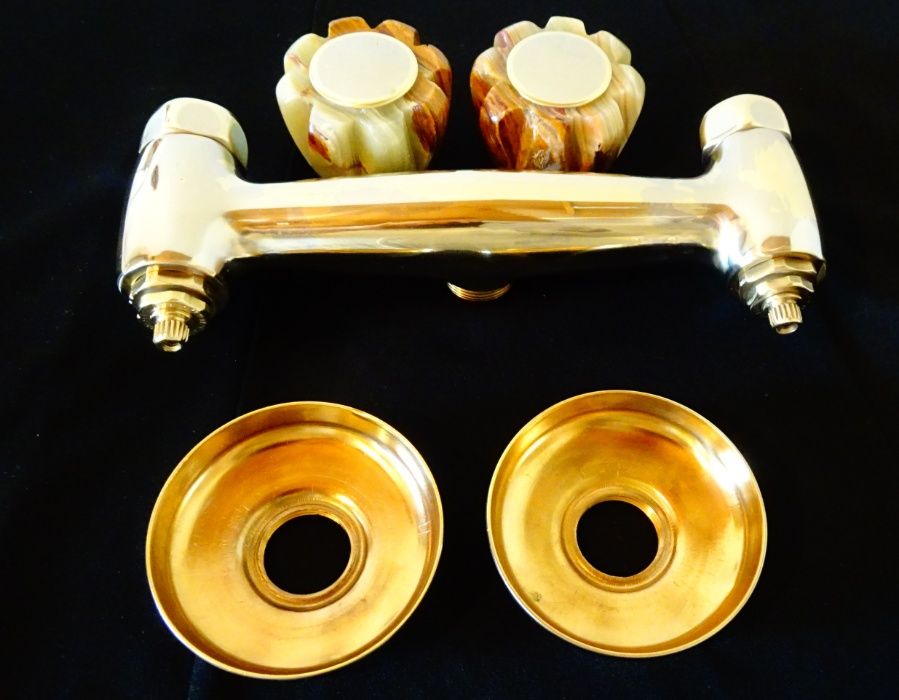 Италиански бронзов смесител с оникс.