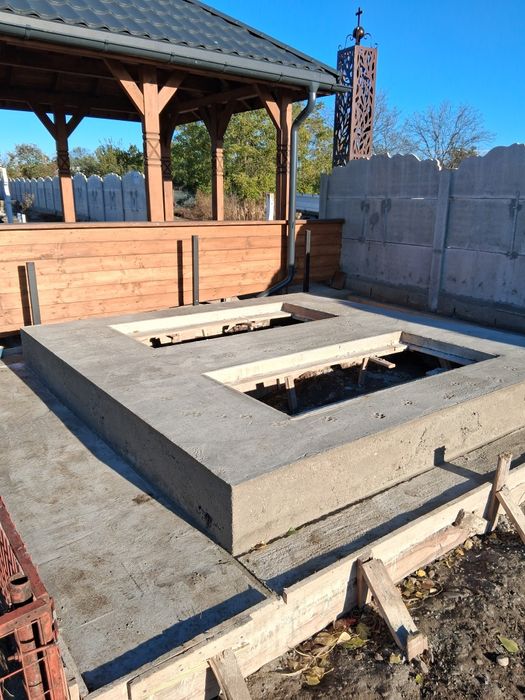 Monumente funerare...