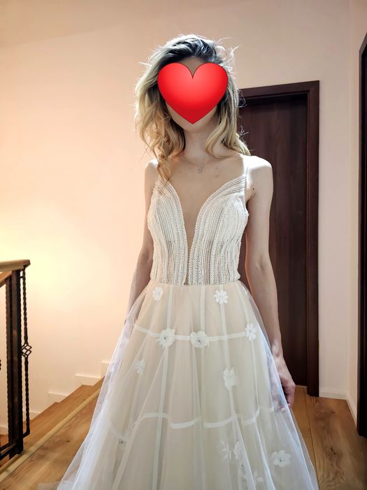 Rochie de mireasă – Model „Florina”

Descriere generală:
„Florina” est