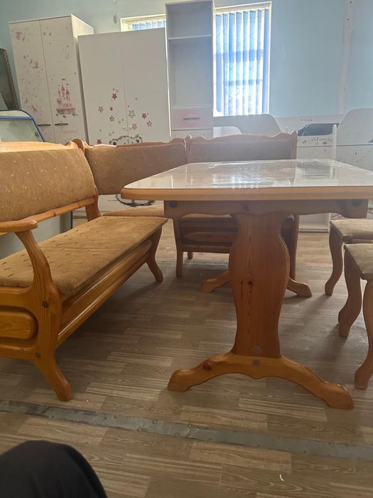 Продается стол со стульями для кухни!