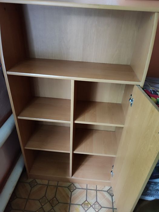 Шкаф книжный      .