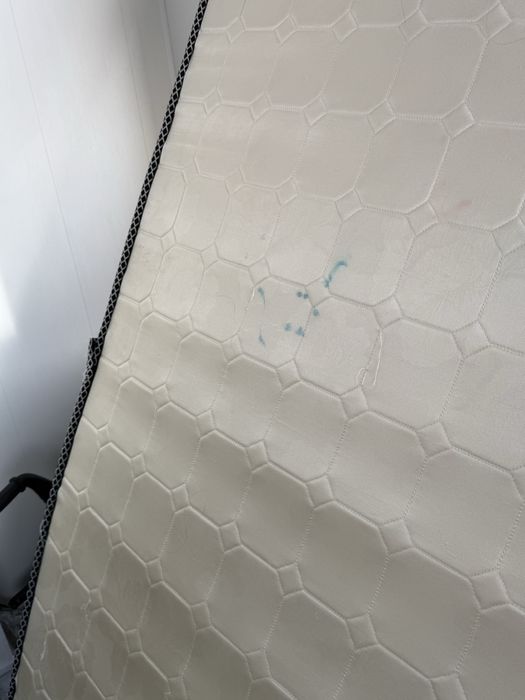 Продам бу матрас в хорошем состоянии