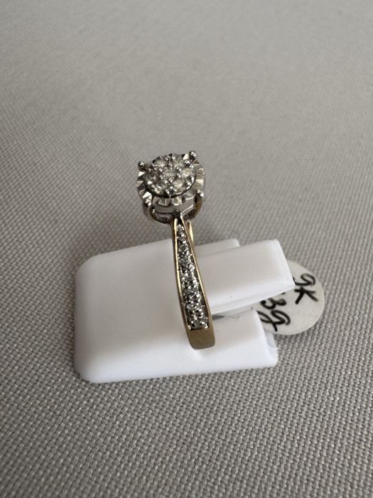 Inel din aur si diamante