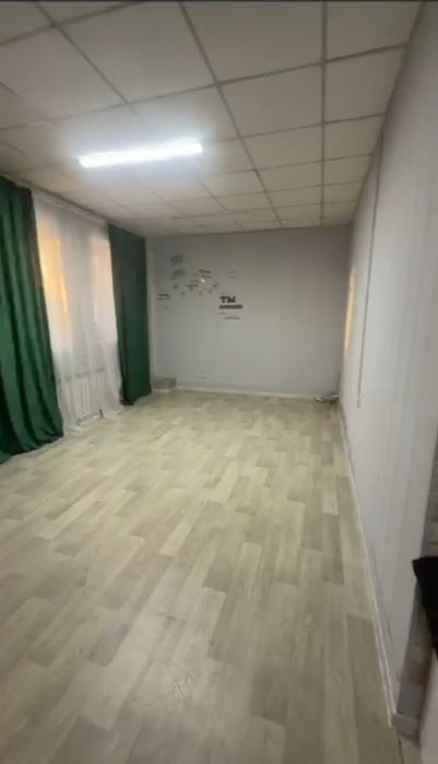 Продается коммерческое помещение в центре города.