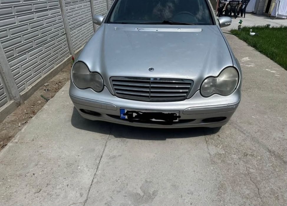 Vând Mercedes C class automat diesel