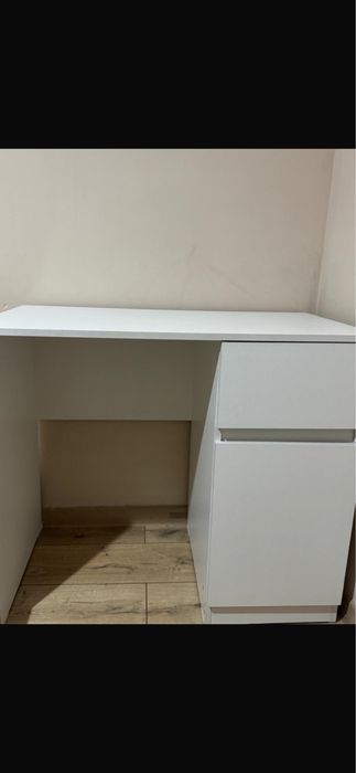 стол письменный в хорошем состоянии