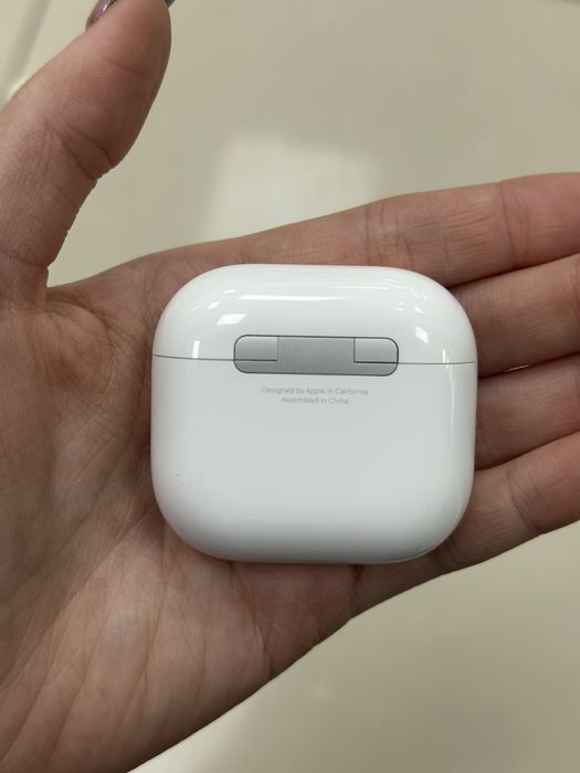 Наушники AirPods 4