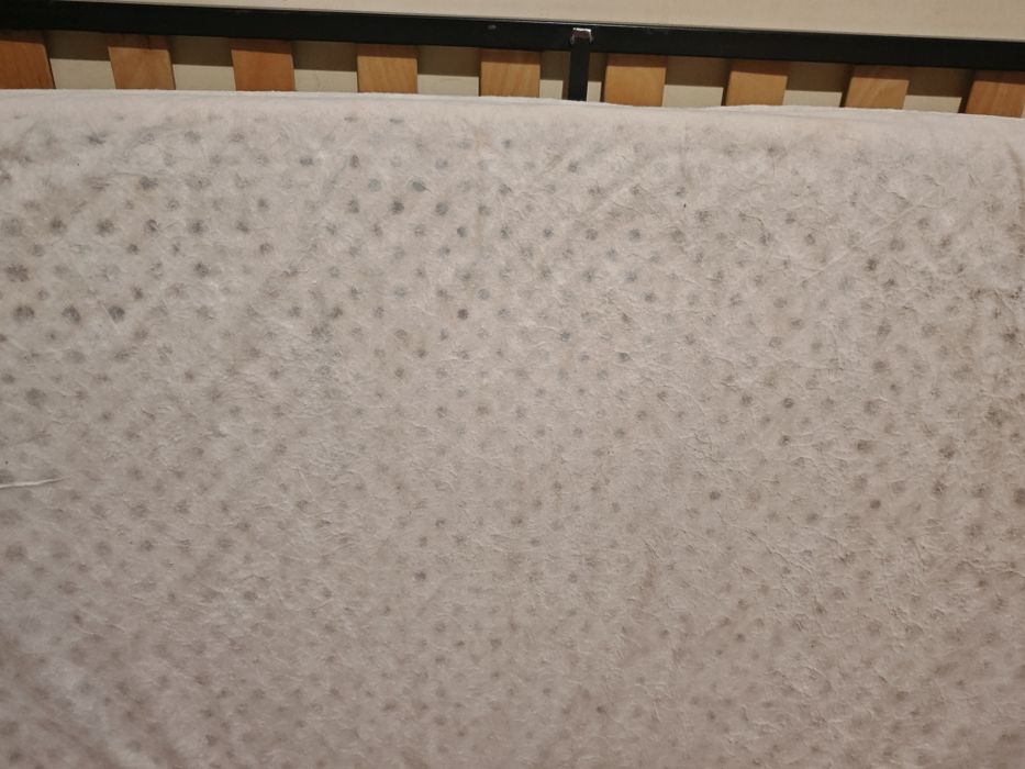 Продавам латексов матрак 190х90  + легло + подматрачна рамка