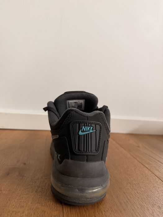 Nike air max 42,5.       18o ron aproape noi