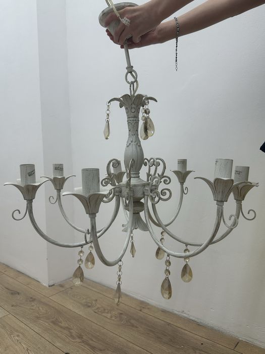 Продам люстру в отличном состоянии