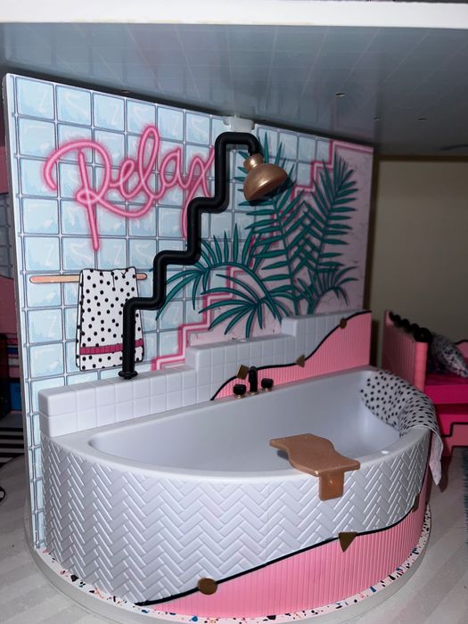 Căsuța LOL OMG pentru papusi