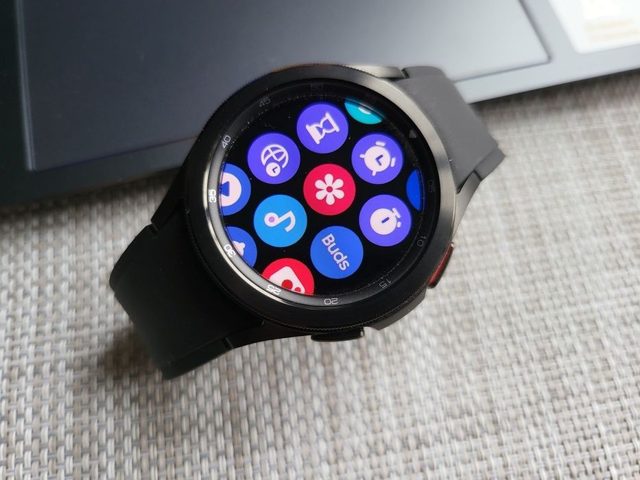 Samsung galaxy A80 + Samsung watch 4 classic