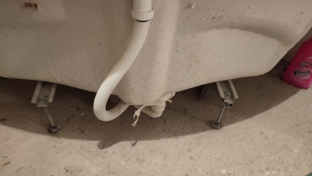 Cada baie 140x140 + masca sigilata si suporti