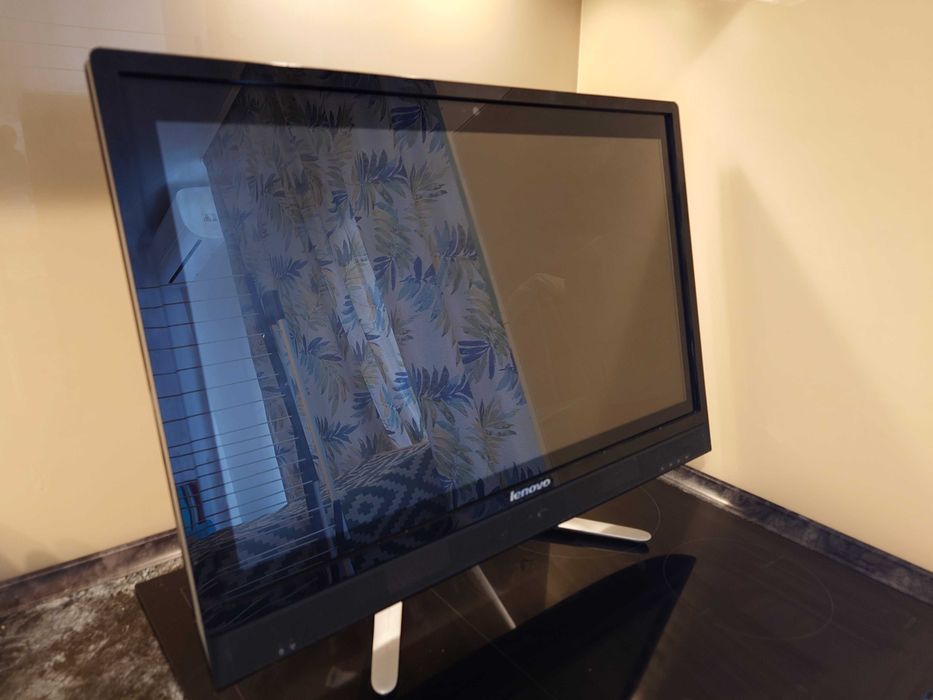 AIO Lenovo C560 - 23 inch, 16 GB RAM, i7 4770, 500 GB, Touchscreen