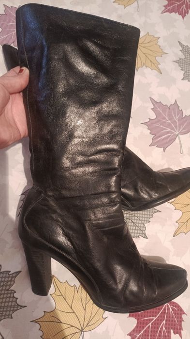 Сапоги женские кожаные.