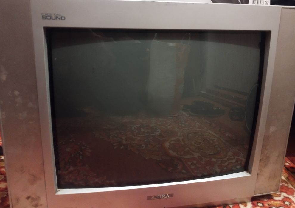 Телевизор AKIRA в хорошем состоянии