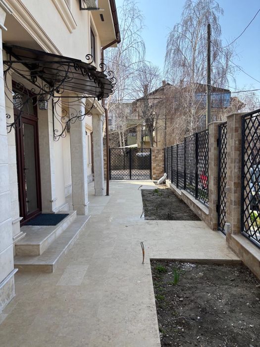 Inchiriem casa Tomis  2