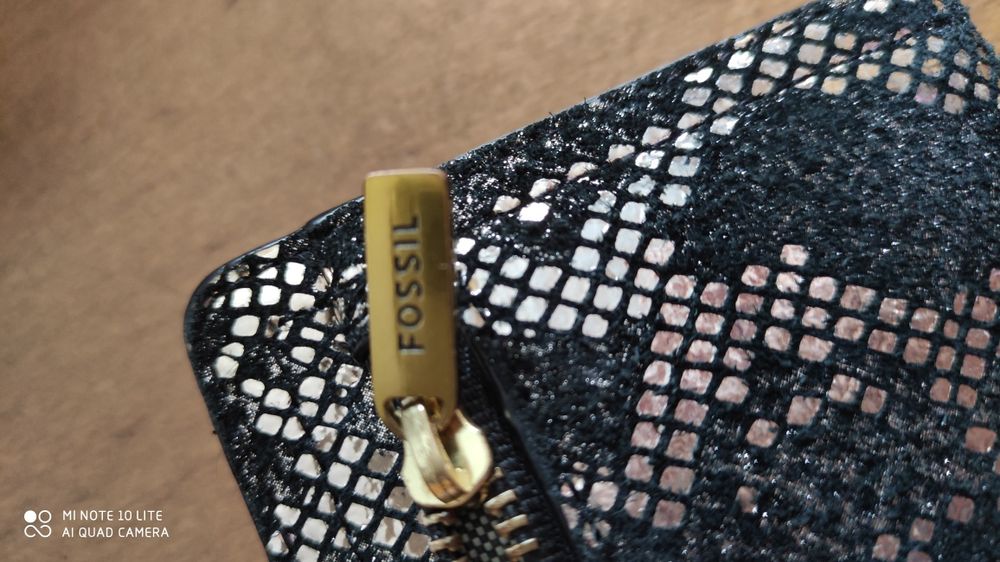 Дамски портфейл Fossil