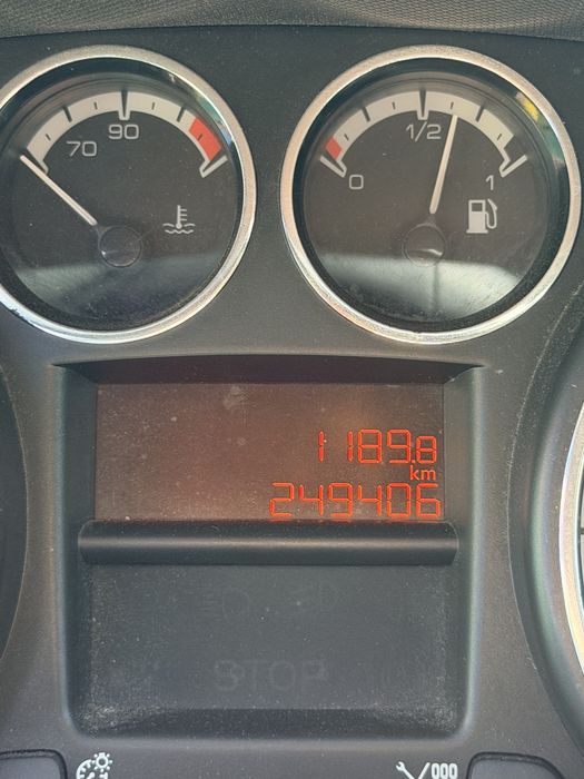 PEUGEOT 308 2011 — imagine 4