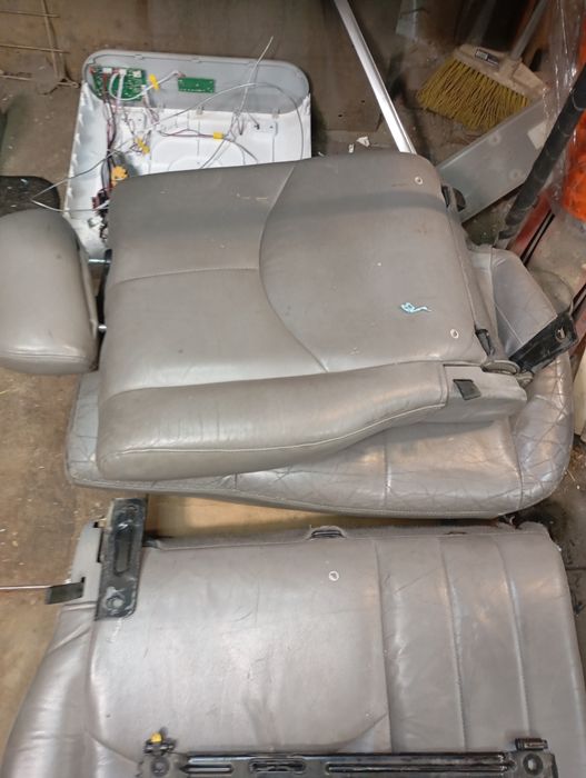 Сиденья Mazda tribute 2001