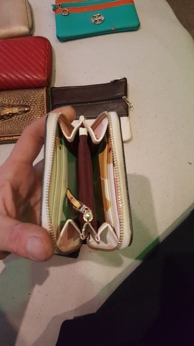 Продавам портфейли