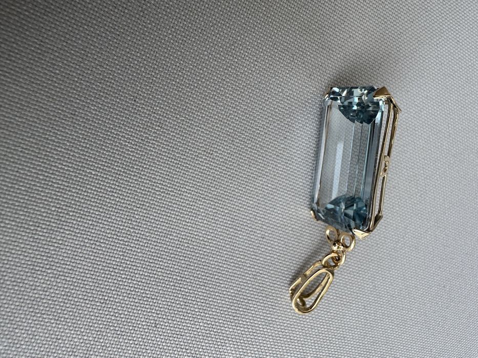 Pandantiv aur acvamarin