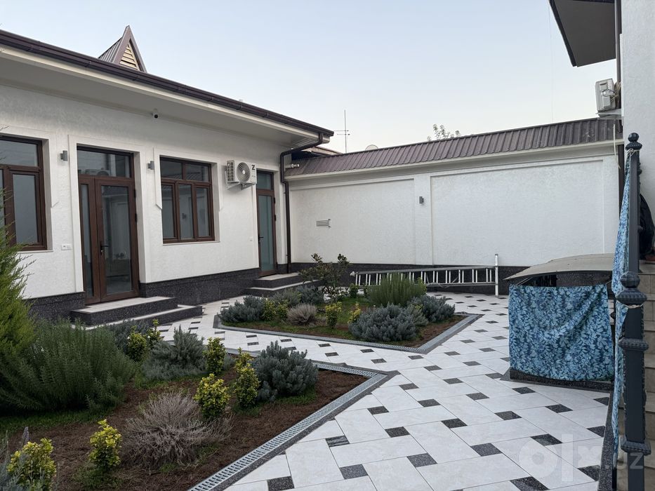 Nazarbek 3 sotix hovli sotiladi