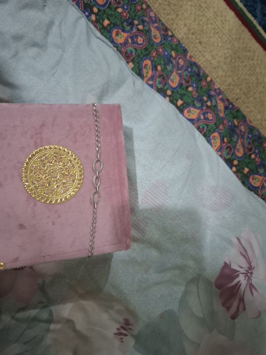 Kumuw biraslet sotiladi