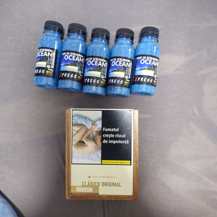 Trabucuri Joya De Nicaragua Clasico Robusto (10),  și 5 sticluțe de de nisip parfumat pentru scrumieră