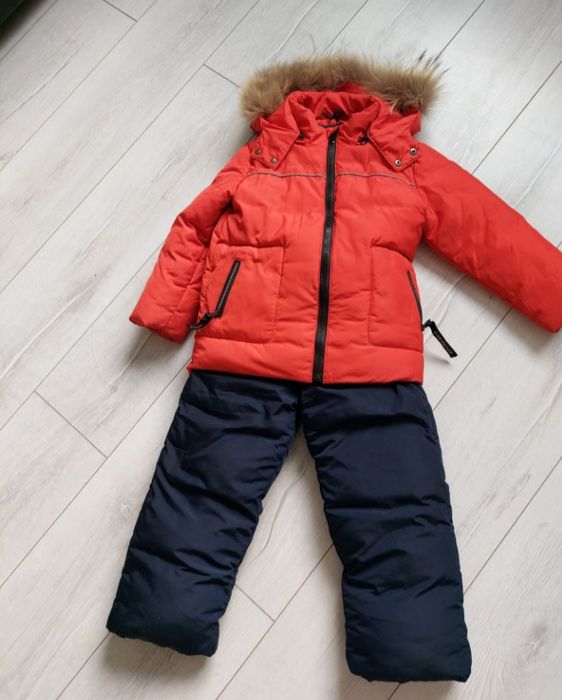 Продам зимний комбинезон 98-104