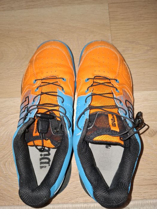 Теннисные кроссовки