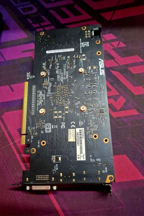 Продам GTX 1050 2GB