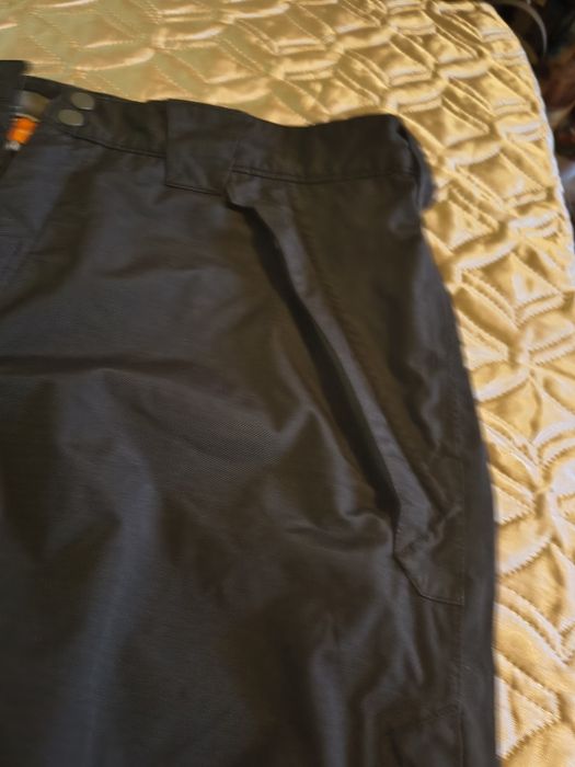 Продавам туристически панталон  MERRELL
