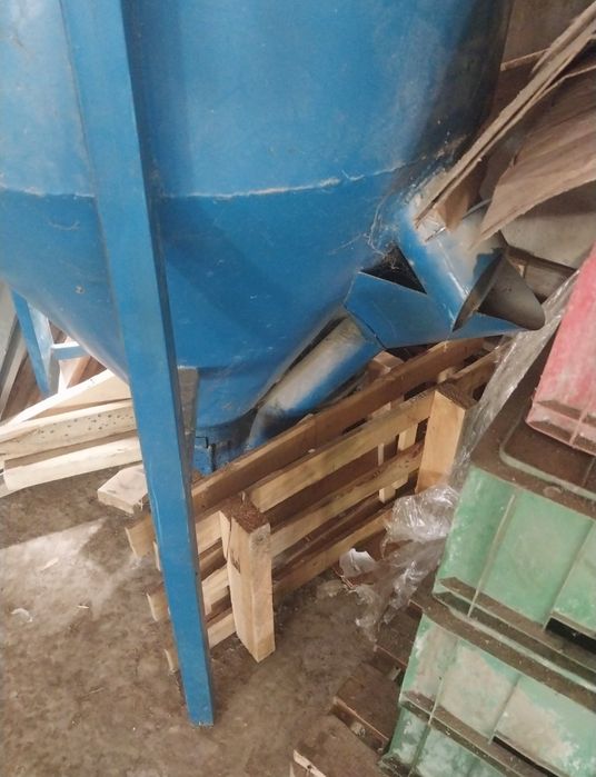 Кормосмеситель вертикальный