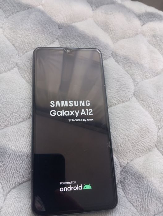 Продам смартфон Самсунг 12А