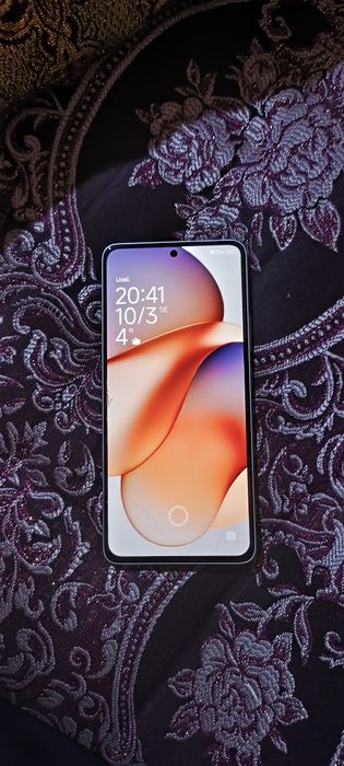Redmi Not 13 full 8/128 ideal deyarli yangi 1 qol ishlatilgan tel.