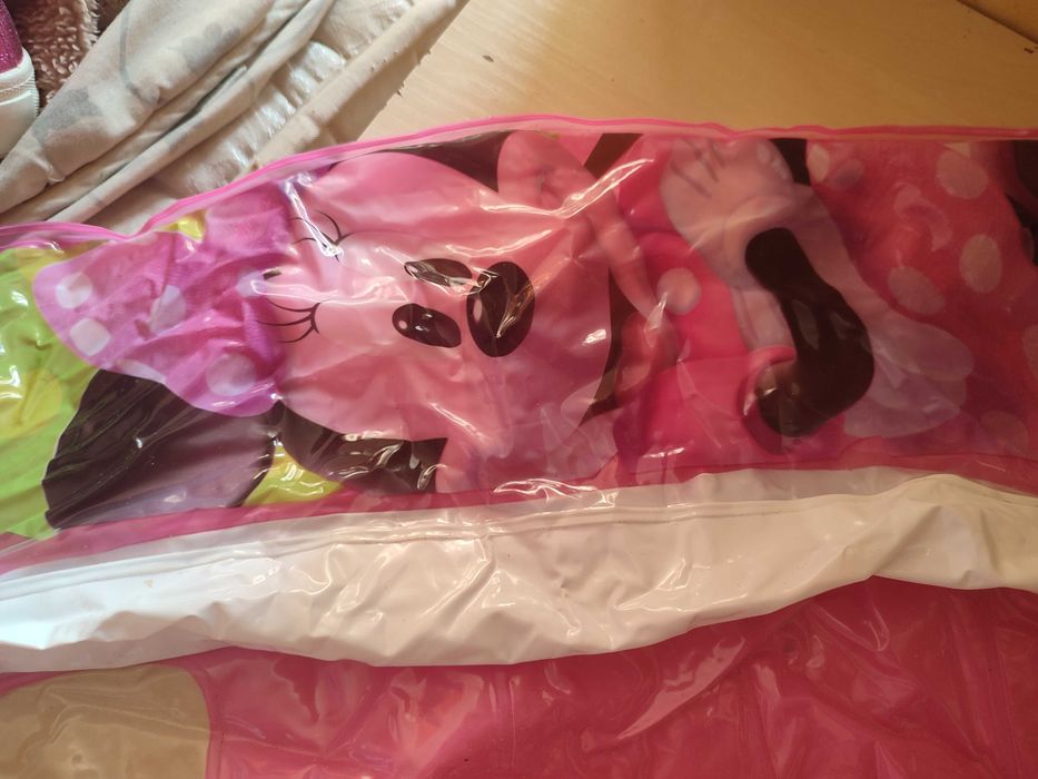 лодка за плуване на Дисни