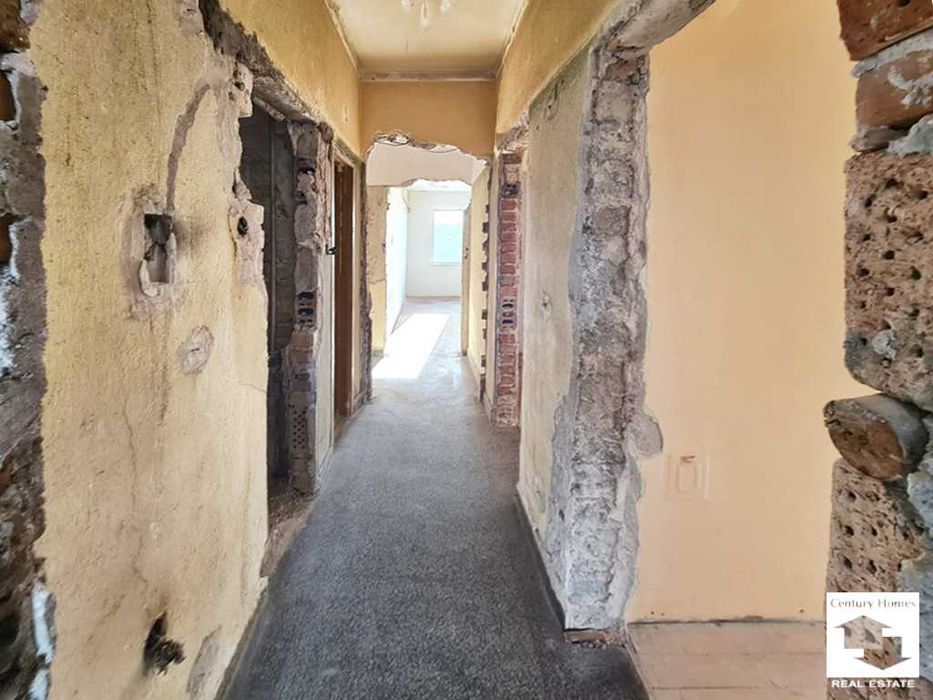 104980 ЕКСКЛУЗИВНО! Апартамент с 3 спални и гараж в кв. Акация